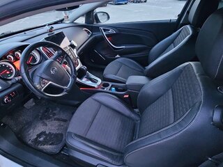 2013 Opel Astra GTC J Рестайлинг, белый, 790000 рублей, вид 4
