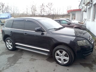 2006 Volkswagen Touareg I, чёрный, 1010000 рублей, вид 2