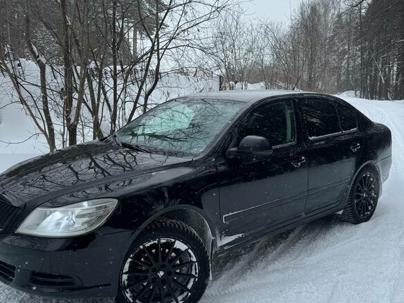 2011 Skoda Octavia II (A5) Рестайлинг, чёрный, 900000 рублей - вид 3