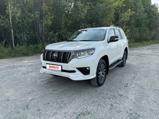 2022 Toyota Land Cruiser Prado 150 Series Рестайлинг 3, белый, 7108000 рублей, вид 2