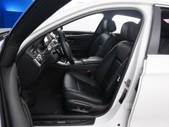 2013 BMW 5 серии 520d VI (F10/F11/F07) Рестайлинг, белый, 1799999 рублей - вид 8