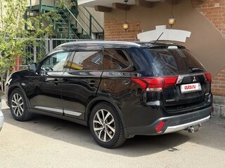 2015 Mitsubishi Outlander III Рестайлинг 2, чёрный, 2300000 рублей, вид 5