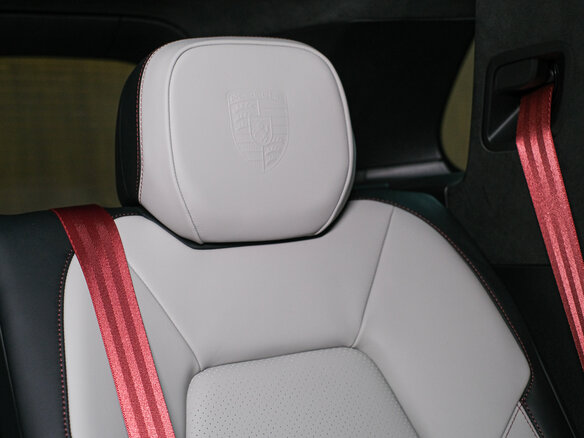 2026 Porsche Cayenne GTS III Рестайлинг, серый, 25900000 рублей - вид 36