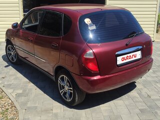1999 Toyota Duet, красный, 200000 рублей, вид 5