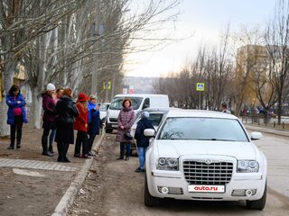 2006 Chrysler 300C I, белый, 555555 рублей, вид 1