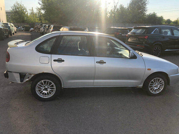 1999 SEAT Cordoba I, серебристый - вид 6