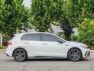 2022 Volkswagen Golf VIII, белый, 2250000 рублей, вид 4