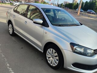 2014 Volkswagen Polo V, серебристый, 980000 рублей, вид 2