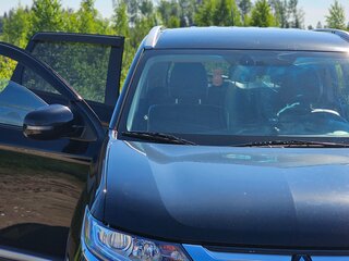 2015 Mitsubishi Outlander III Рестайлинг 2, чёрный, 1650000 рублей, вид 2