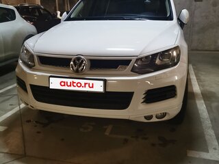 2012 Volkswagen Touareg II, белый, 2200000 рублей, вид 2