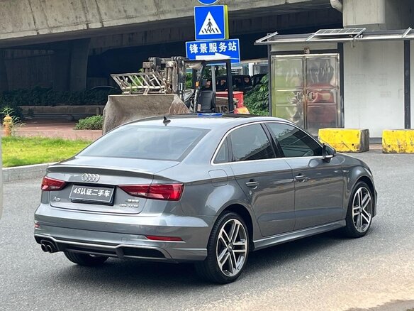 2018 Audi A3 III (8V) Рестайлинг, серебристый, 1670700 рублей - вид 4