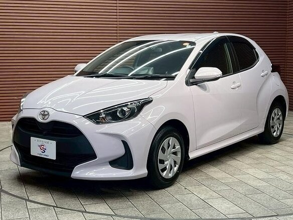 2023 Toyota Yaris IV, белый