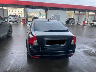 2010 Volvo S40 II Рестайлинг, чёрный, 650000 рублей, вид 4