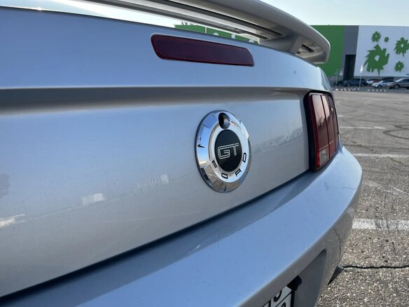 2005 Ford Mustang V, серый, 3100000 рублей - вид 7