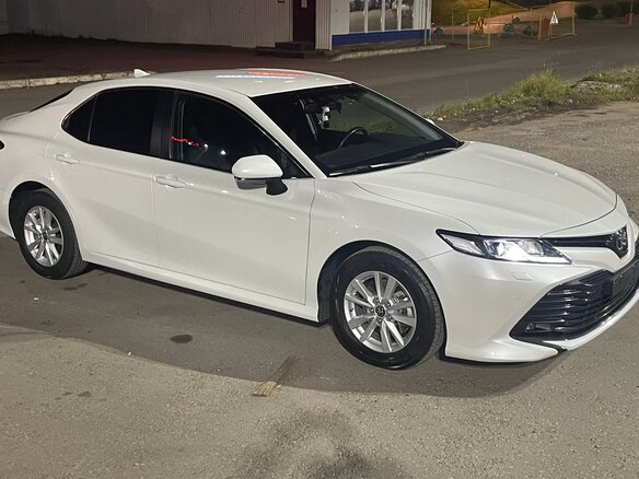 2020 Toyota Camry VIII (XV70), белый, 3230000 рублей - вид 5