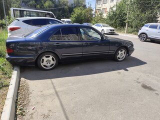 2001 Mercedes-Benz E-Класс 320 II (W210, S210) Рестайлинг, чёрный, 470000 рублей, вид 5