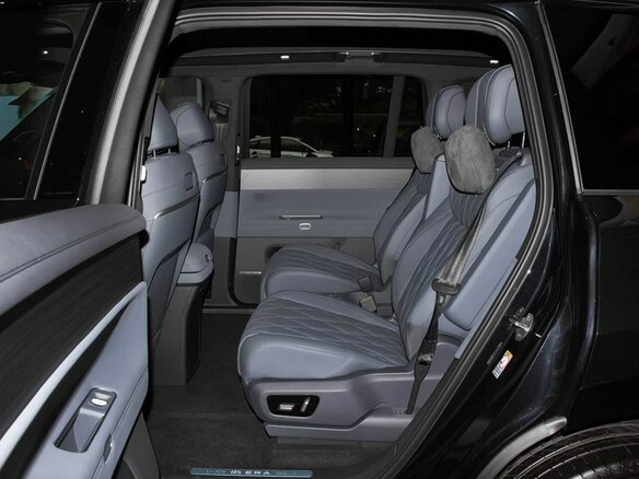 2026 Volkswagen ID.Era 9X 51.1 kWh, серый, 10399900 рублей - вид 10
