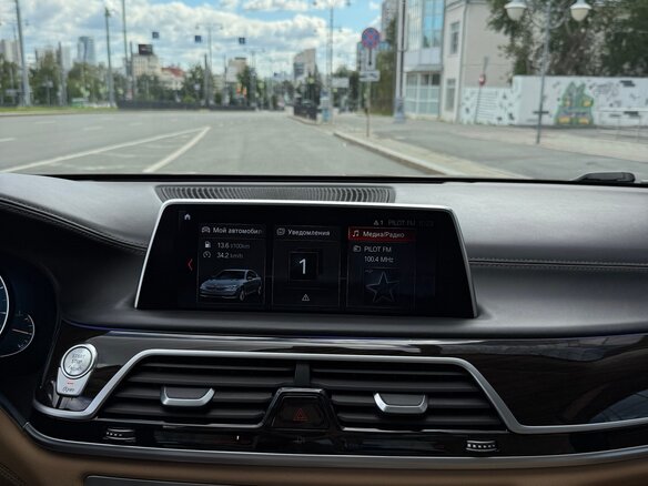 2016 BMW 7 серии 750i xDrive VI (G11/G12), чёрный, 3400000 рублей - вид 20