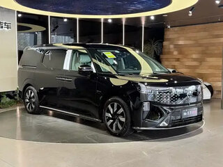 2026 Volvo EM90, чёрный, 10980099 рублей, вид 3