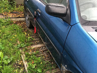 1998 Mazda Demio I (DW), синий, 135000 рублей, вид 4