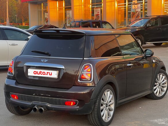 2010 Mini Hatch Cooper S II (R56) Рестайлинг, коричневый, 900000 рублей - вид 6