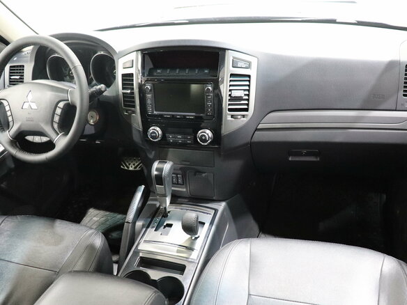 2014 Mitsubishi Pajero IV Рестайлинг 2, чёрный - вид 14