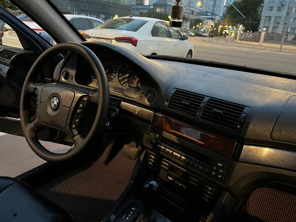 1998 BMW 5 серии 523i IV (E39), серебристый, 650000 рублей - вид 18