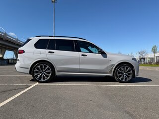 2020 BMW X7 M50d I (G07), серый, 8100000 рублей, вид 4