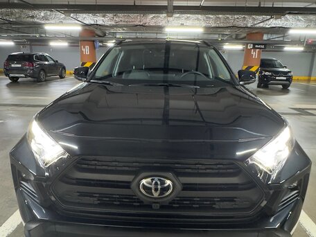 2025 Toyota RAV4 V (XA50), чёрный, 4285000 рублей, вид 1