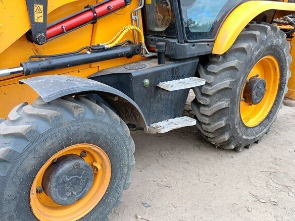 2020 JCB 3CX, золотистый, 7800000 рублей - вид 2