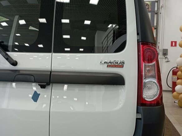 2026 Lada (ВАЗ) Largus Cross I Рестайлинг, белый - вид 10