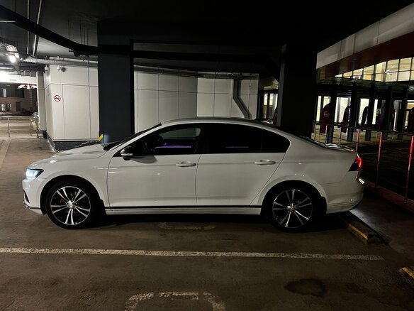 2020 Volkswagen Passat B8 Рестайлинг, белый, 2070000 рублей - вид 12