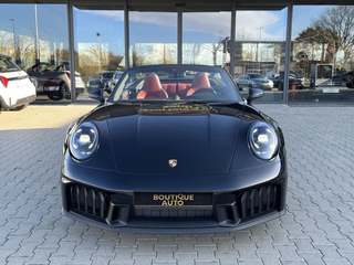 2025 Porsche 911 Carrera 4 GTS VIII (992) Рестайлинг, чёрный, 25310000 рублей, вид 3
