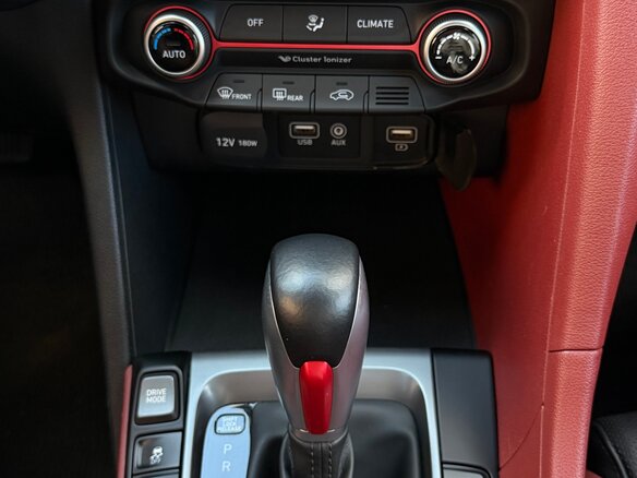 2019 Hyundai Veloster II, жёлтый - вид 5