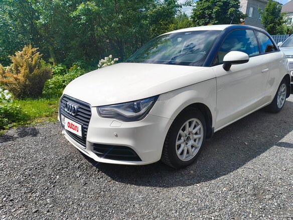 2011 Audi A1 I (8X), белый, 750000 рублей