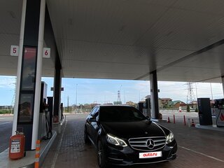 2013 Mercedes-Benz E-Класс 200 IV (W212, S212, C207) Рестайлинг, чёрный, 2100000 рублей, вид 1