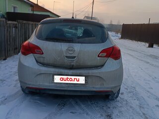 2013 Opel Astra J Рестайлинг, серебристый, 680000 рублей, вид 4