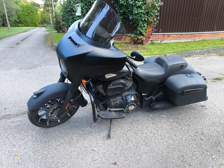 2021 Indian Chieftain, чёрный, 1330000 рублей, вид 2
