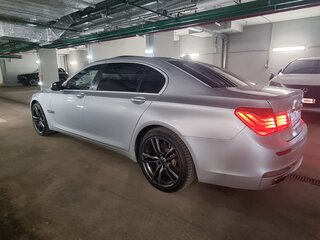 2010 BMW 7 серии Long 750Li xDrive V (F01/F02/F04), серебристый, 1380000 рублей, вид 5