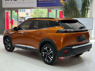 2022 Peugeot 2008 II, оранжевый, 1428000 рублей, вид 4