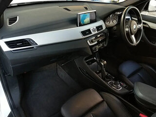 2017 BMW X1 18d xDrive II (F48), белый, 1900000 рублей, вид 3