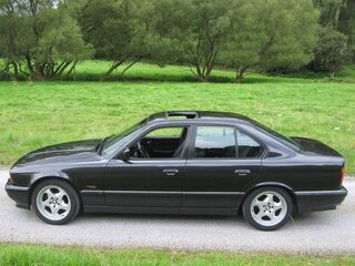 1992 BMW M5 II (E34), чёрный, 5850000 рублей, вид 5