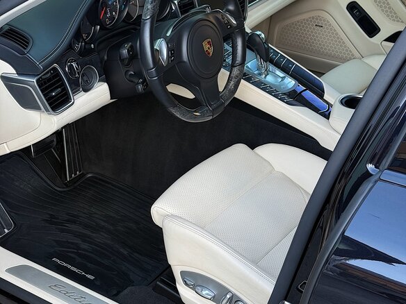 2015 Porsche Panamera 4 I Рестайлинг, чёрный, 3900000 рублей - вид 13