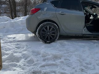 2010 Opel Astra J, серебристый, 600000 рублей, вид 3