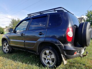 2011 Chevrolet Niva I Рестайлинг, чёрный, 640000 рублей, вид 2