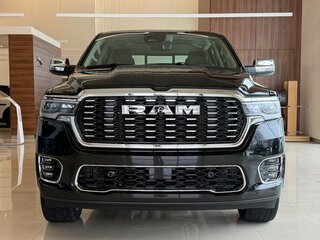 2025 Ram 1500 Crew Cab V Рестайлинг, чёрный, 9980000 рублей, вид 3