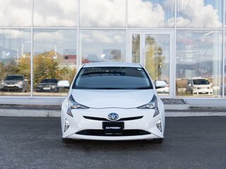 2018 Toyota Prius IV (XW50), белый, 1751000 рублей, вид 3