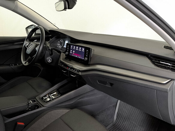 2021 Skoda Octavia IV (A8), белый, 2090000 рублей - вид 10