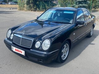 1999 Mercedes-Benz E-Класс 240 II (W210, S210), чёрный, 770000 рублей, вид 1