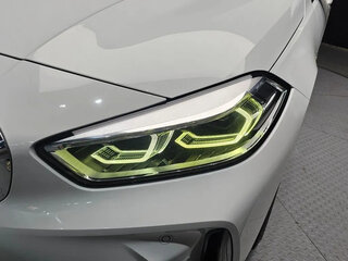 2021 BMW 1 серии 118d III (F40), белый, 2800000 рублей, вид 3
